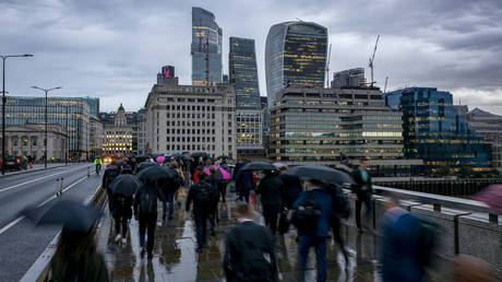 UK job losses hit five-year high amid Iran war