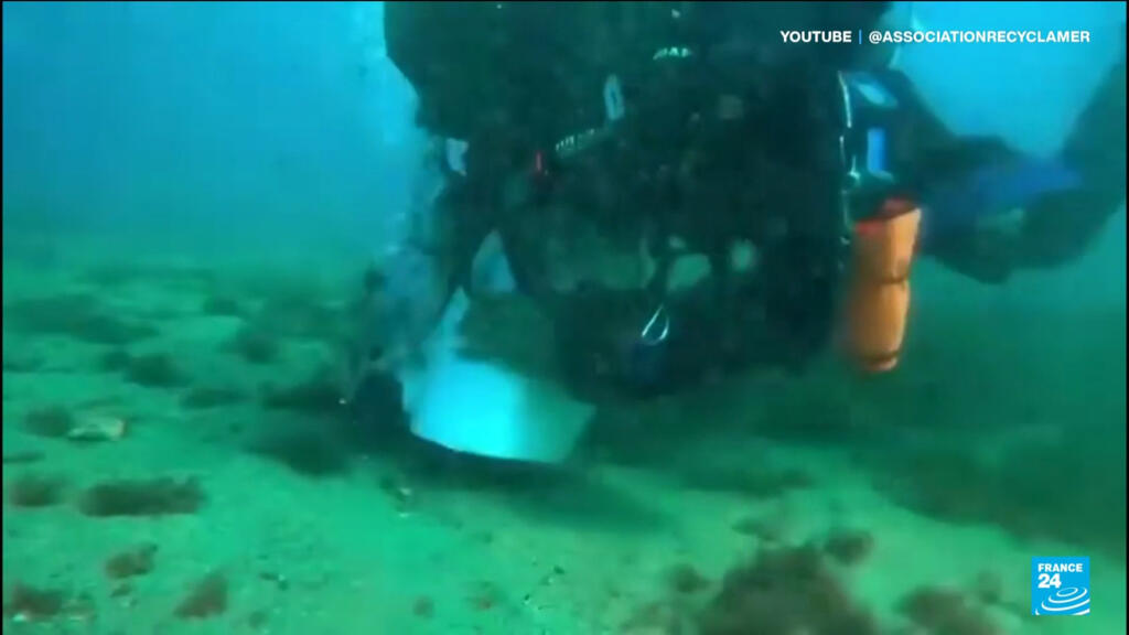 Underwater hoover wins France's annual inventor competition