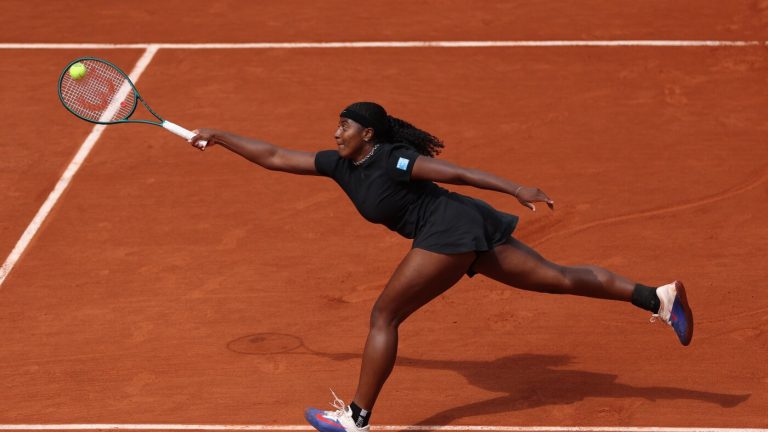 The French Open courts are clay, a tricky surface for some. Here’s how the pros do it