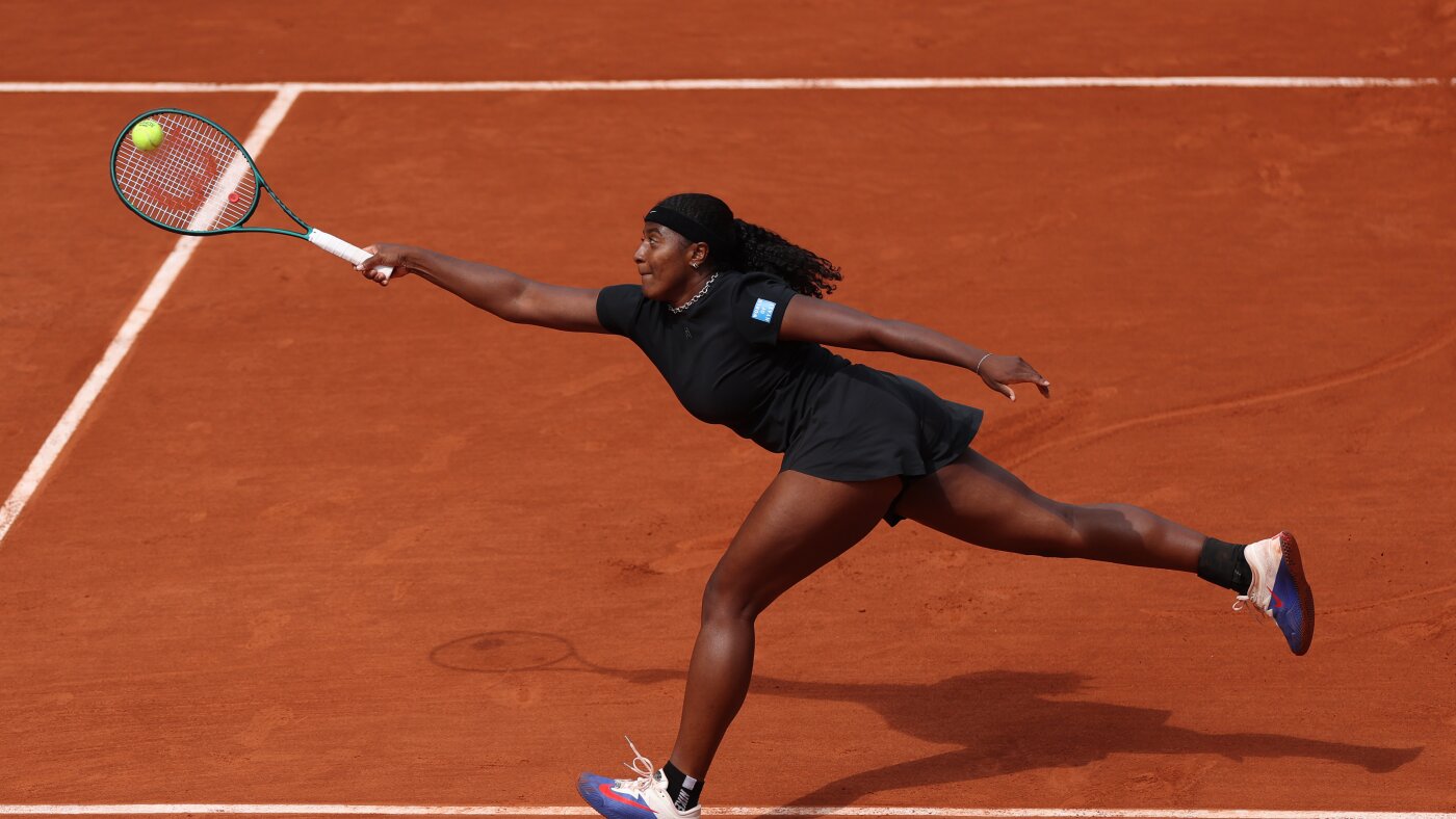 The French Open courts are clay, a tricky surface for some. Here’s how the pros do it