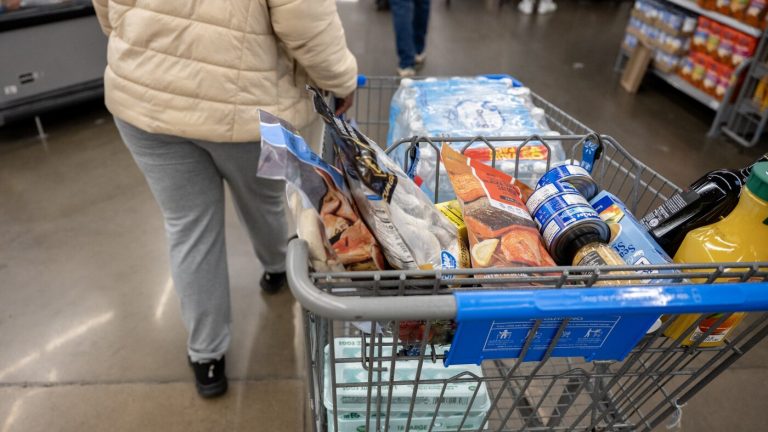 Walmart plans price cuts using tariff refunds as shoppers get skittish