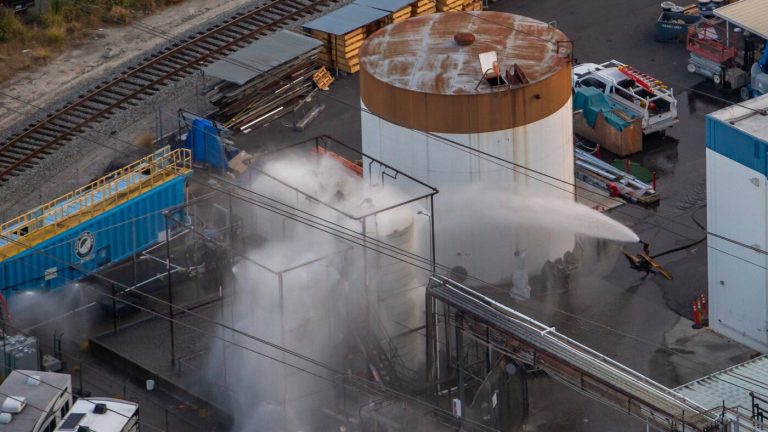 California chemical tank has cracked causing state of emergency, thousands to evacuate