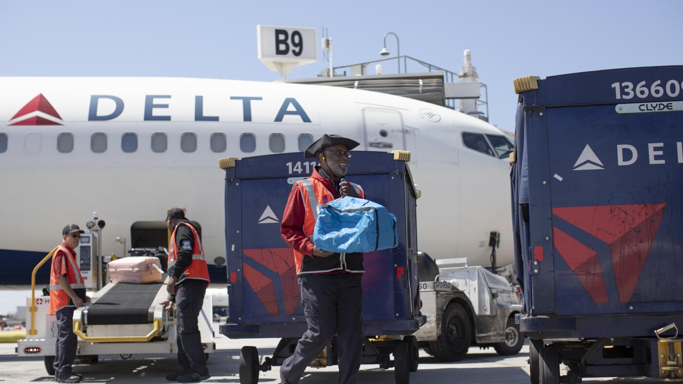 Inside ATL: how Delta juggles 100,000 bags a day at the world’s busiest airport