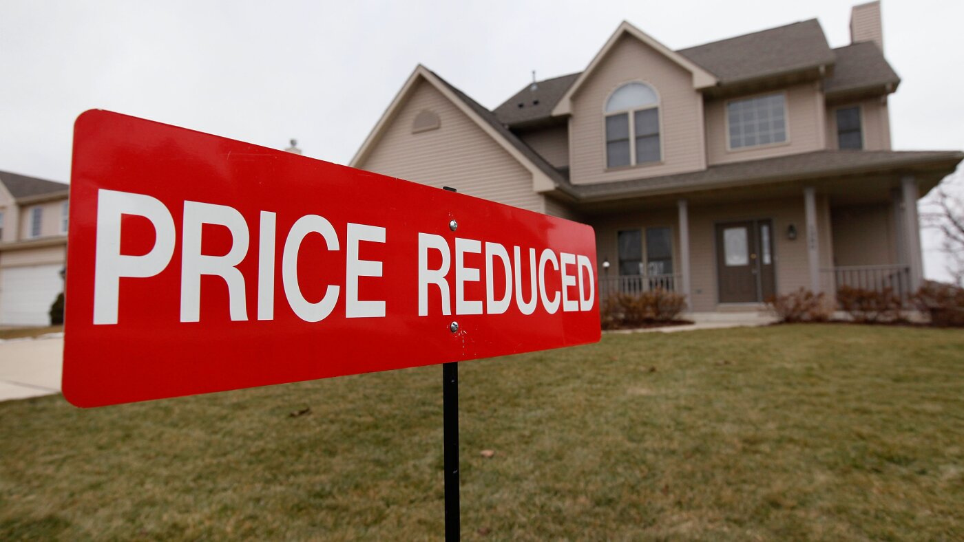 When falling housing prices are good news — and when they’re not