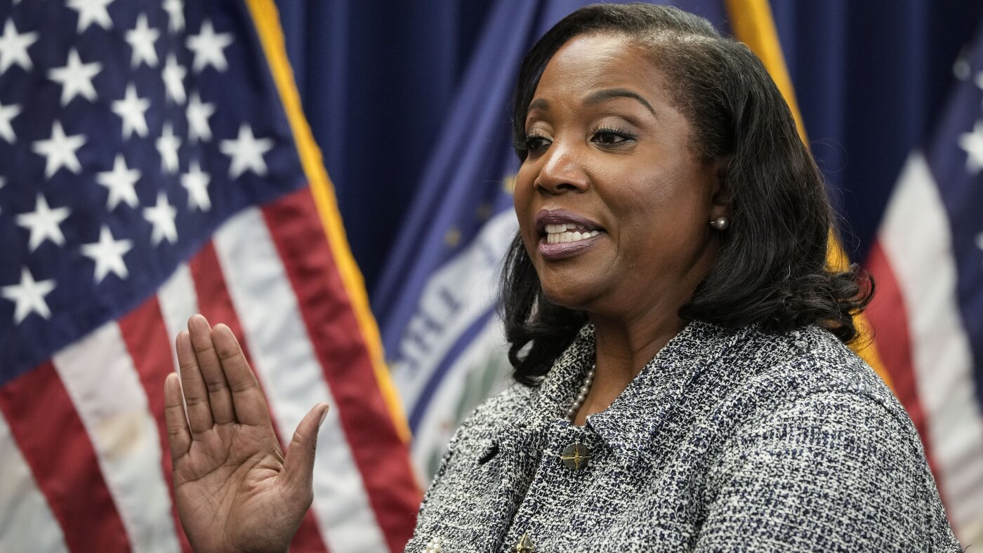 Supreme Court says Fed’s Lisa Cook can stay in her job for now