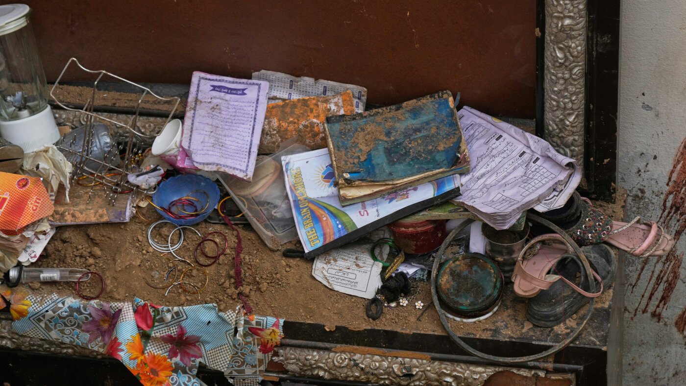 Funerals held for 14 Pakistani children killed in tutoring center collapse